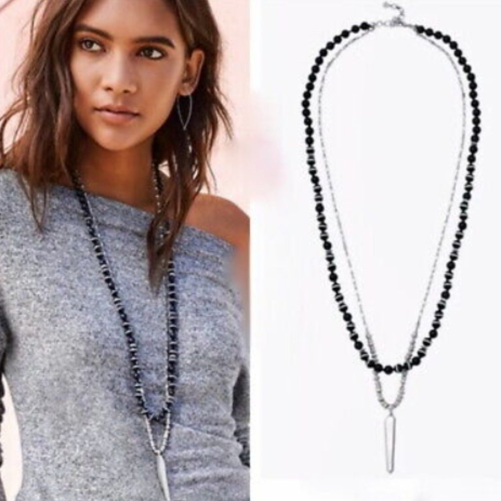 Stella & Dot Silver & Black Rayna Pendant Necklace